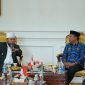 Pertemuan antara Gubernur Helmi Hasan dan Rektor Unib, Dr. Indra Cahyadinata, berlangsung pada Senin pagi (10/11/2025) di Balai Raya Semarak.