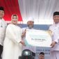 Baznas Provinsi Bengkulu menerima penyerahan zakat sebesar Rp100 juta dari Bank Syariah Indonesia (BSI).