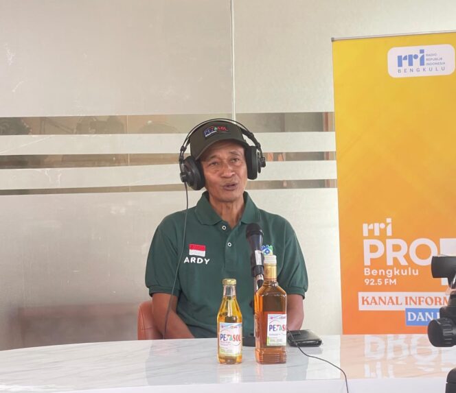 
					Atasi Sampah Plastik, Bank Sampah JAKi Bengkulu Operasikan Mesin Pengolah Minyak